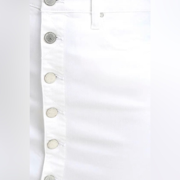 🌟PRICE DROP🌟 BLANK NYC white button-front stretchy cut-off pencil JEAN SKIRT - Picture 6 of 12